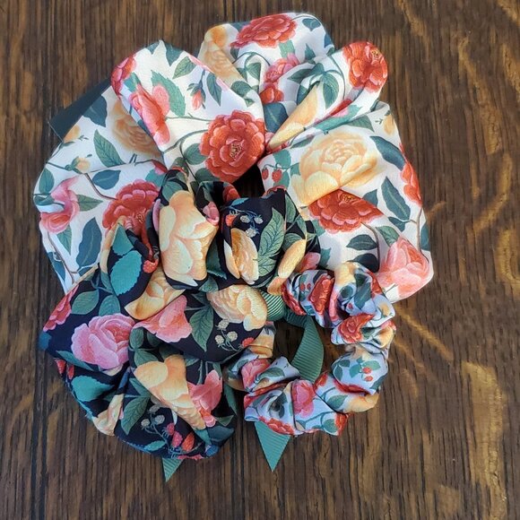 New with Tags Rifle Paper Co. Set of 3 Floral Print Scrunchies - Picture 4 of 4